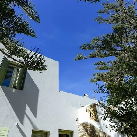 Charming 3-bedroom House In Apartment *